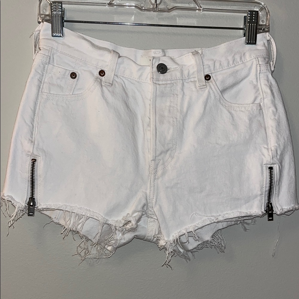 Levi's White Denim Shorts - W25